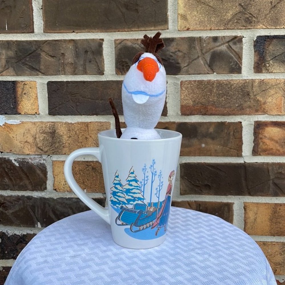 Disney Frozen Coffee Cup With Olaf Stuffed Toy.